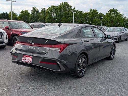 2025 Hyundai ELANTRA HEV SEL Sport