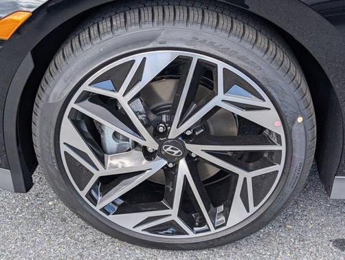 2025 Hyundai IONIQ 6 SEL