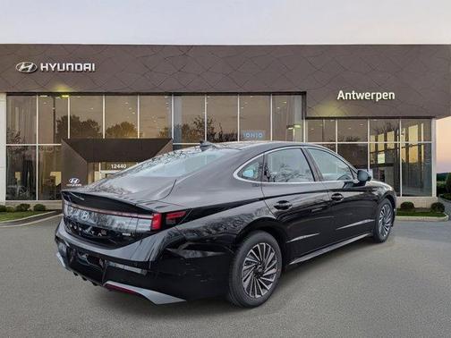 2026 Hyundai SONATA Hybrid Limited