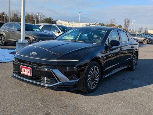 2025 Hyundai SONATA Hybrid Limited
