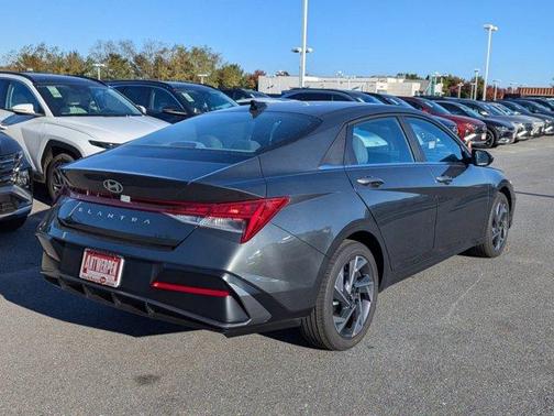 2025 Hyundai ELANTRA SEL Convenience