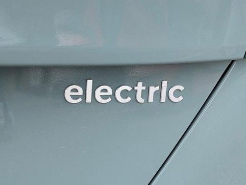 2025 Hyundai KONA EV SEL