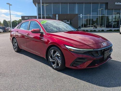 2024 Hyundai ELANTRA SEL