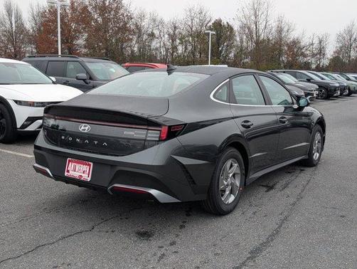 2026 Hyundai SONATA SE