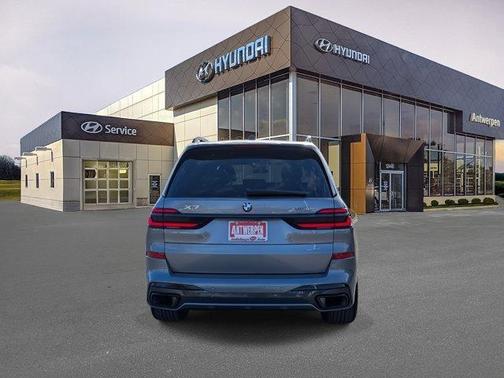 2024 BMW X7 xDrive40i