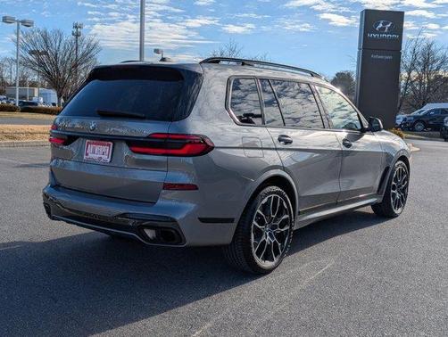2024 BMW X7 xDrive40i