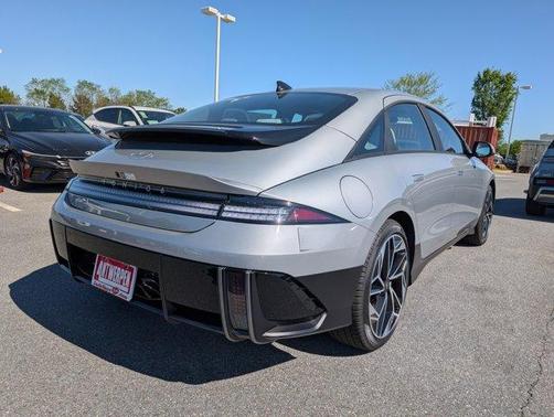 2025 Hyundai IONIQ 6 SEL