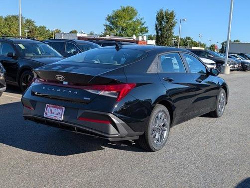 2025 Hyundai ELANTRA HEV Blue