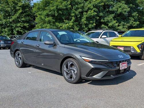 2025 Hyundai ELANTRA Limited