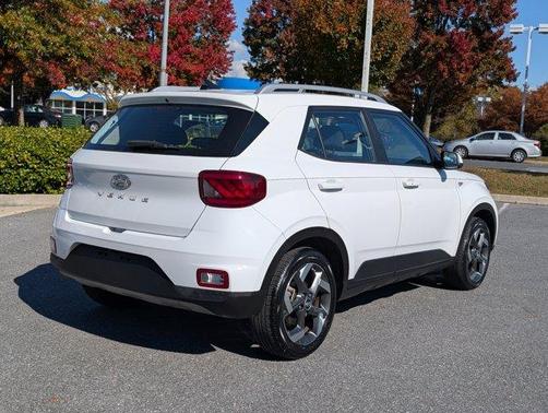 2021 Hyundai VENUE SEL