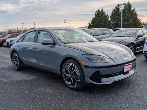 2025 Hyundai IONIQ 6 SEL