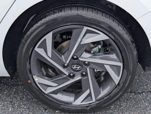2025 Hyundai ELANTRA HEV SEL Sport