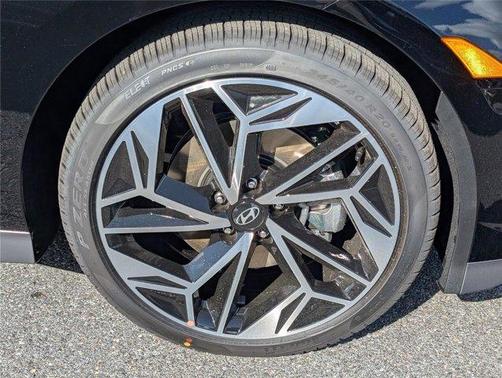 2025 Hyundai IONIQ 6 SEL