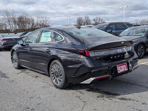 2025 Hyundai SONATA Hybrid Limited