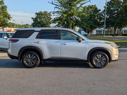 2024 Nissan Pathfinder S