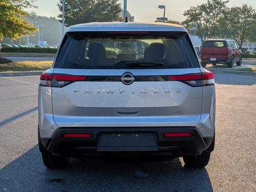 2024 Nissan Pathfinder S