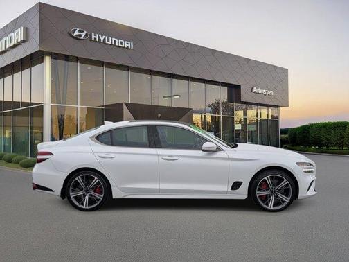 2024 Genesis G70 2.5T