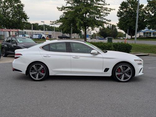 2024 Genesis G70 2.5T