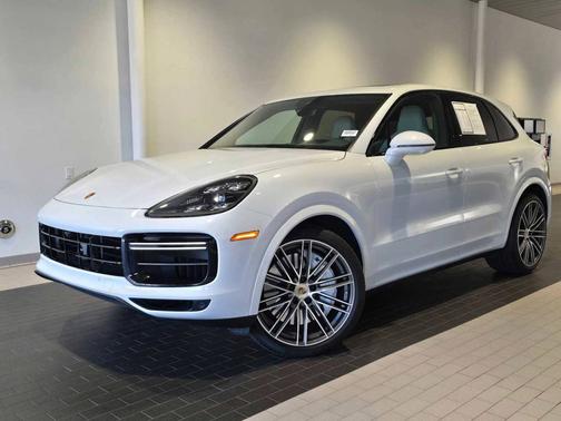2023 Porsche Cayenne 