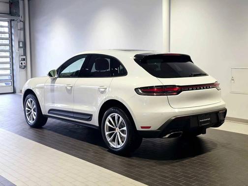 2025 Porsche Macan 