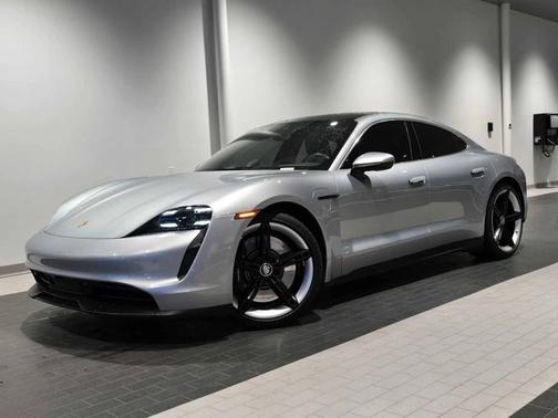 2022 Porsche Taycan 