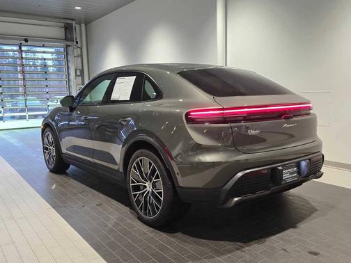2024 Porsche Macan 