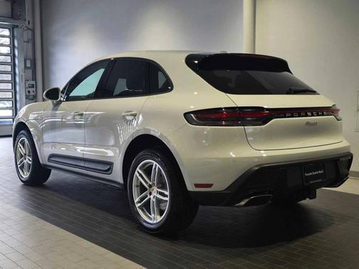 2025 Porsche Macan 