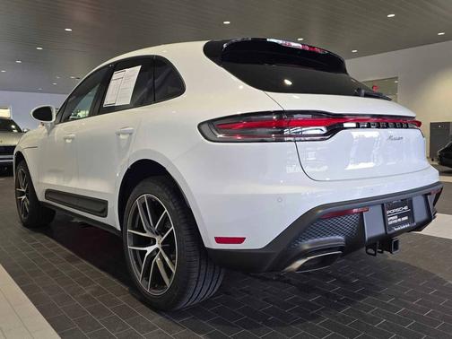2025 Porsche Macan 