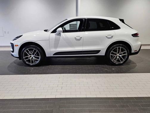 2025 Porsche Macan 