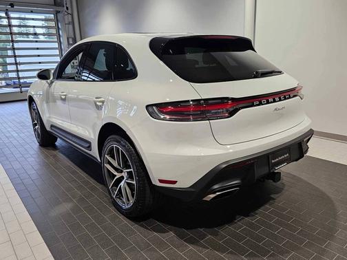 2025 Porsche Macan 