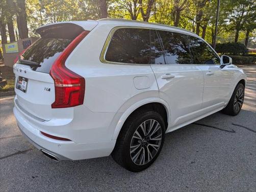2020 Volvo XC90 T6 Momentum