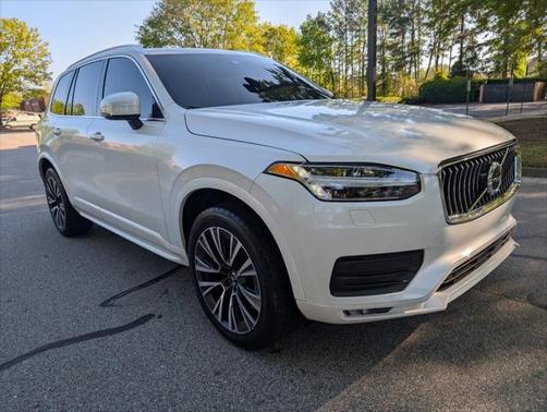 2020 Volvo XC90 T6 Momentum