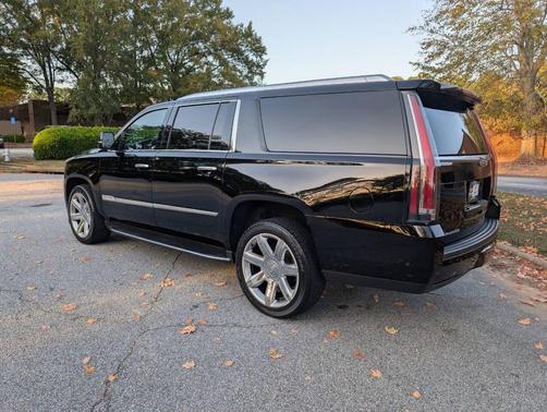 2018 Cadillac Escalade ESV Luxury
