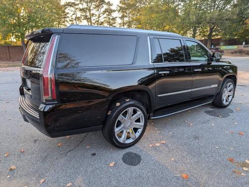 2018 Cadillac Escalade ESV Luxury