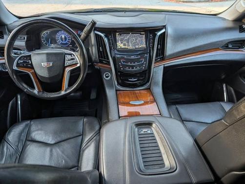 2018 Cadillac Escalade ESV Luxury