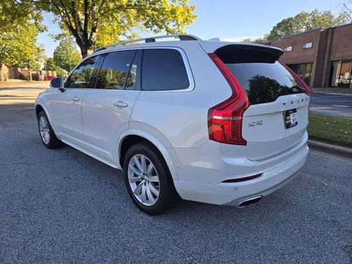 2018 Volvo XC90 T6 Momentum