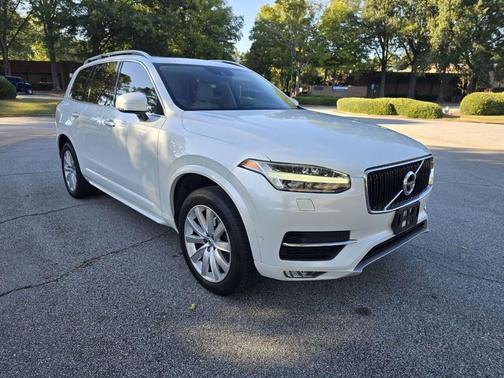 2018 Volvo XC90 T6 Momentum