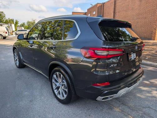 Dark Graphite Metallic 2021 BMW X5 sDrive40i