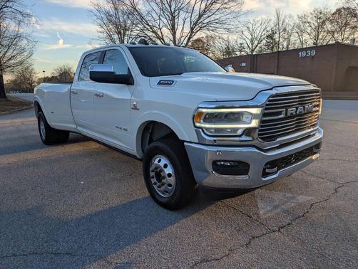 2022 RAM 3500 Laramie Crew Cab 4x4 8' Box