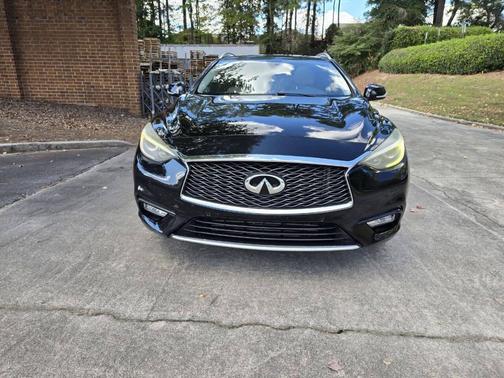 2018 INFINITI QX30 Premium