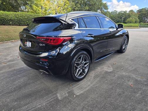 2018 INFINITI QX30 Premium