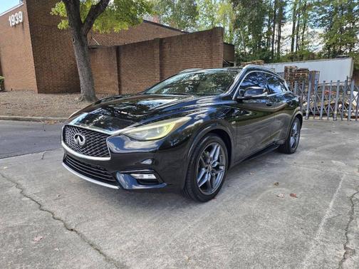2018 INFINITI QX30 Premium