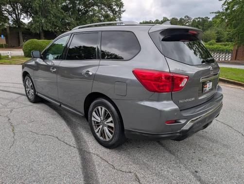 Gun Metallic 2019 Nissan Pathfinder SL