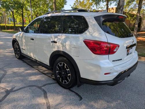 2019 Nissan Pathfinder SL