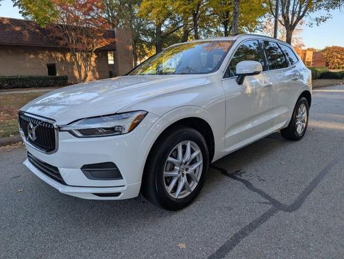 2020 Volvo XC60 T5 Momentum