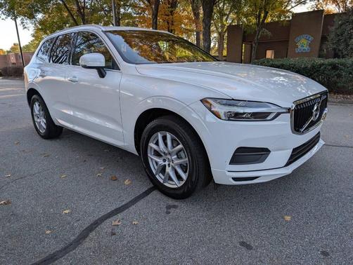 2020 Volvo XC60 T5 Momentum