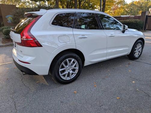 2020 Volvo XC60 T5 Momentum