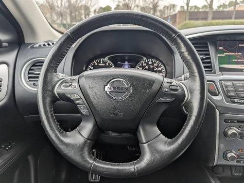 2020 Nissan Pathfinder SL 2WD