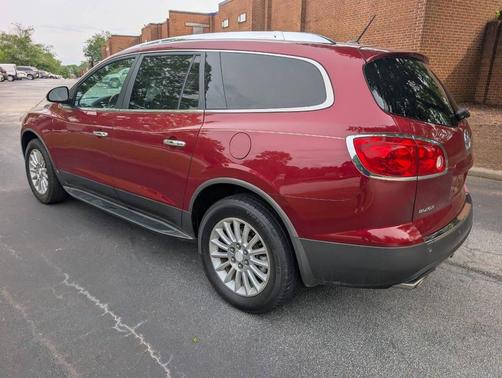 Maroon 2010 Buick Enclave 1XL