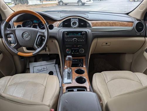 Maroon 2010 Buick Enclave 1XL